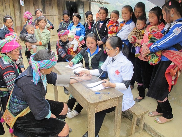 Caritas Hưng Hóa khám sức khỏe và cấp thuốc miễn phí cho các bản dân tộc vùng cao tại Sapa, Lào Cai