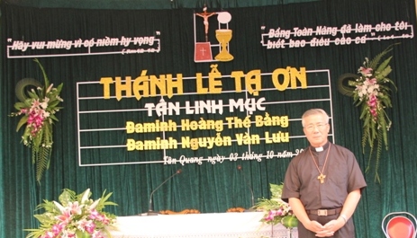 Phỏng vấn đức cha Anphong Nguyễn Hữu Long, giám mục phụ tá giáo phận Hưng Hóa,