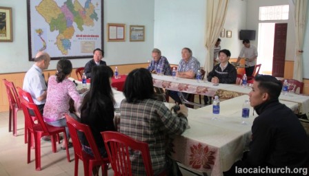 Giáo xứ Lào Cai: Làm từ thiện ngày thứ tư (12.3.2015)