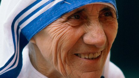 Mẹ Teresa được phong thánh vào tháng 9 năm 2016?