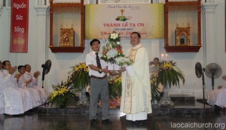 Tân linh mục Phaolô Lê Phú Quốc dâng lễ Tạ ơn tại giáo xứ Lào Cai