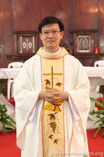 Cha Phêrô Trần Đức Lâm - Phó xứ Dị Nậu