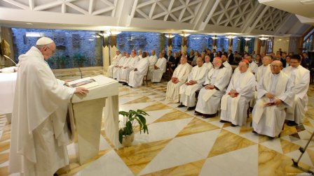 Đức Giáo Hoàng Phanxicô: Với Trọn Cả Tấm Lòng Mình, Anh Chị Em Hãy Cầu nguyện Cho Các Giám Mục Của Mình