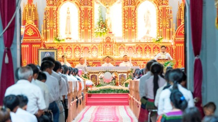 28 em lãnh nhận bí tích Thêm Sức và 95 anh chị em lãnh nhận các bí tích Khai tâm tại Giáo xứ Mai Yên