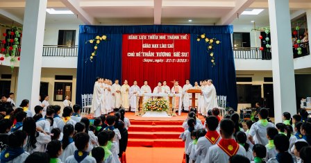 Giáo hạt Lào Cai – Lai Châu: Đại hội Thiếu Nhi Thánh Thể lần thứ nhất với chủ đề “Thần Tượng Giêsu”