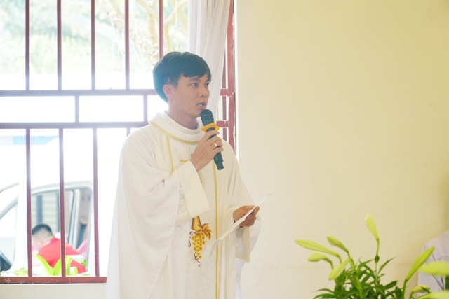 cha Antôn Nguyễn Văn Bính, CM, đại diện cho Liên Tu sĩ 