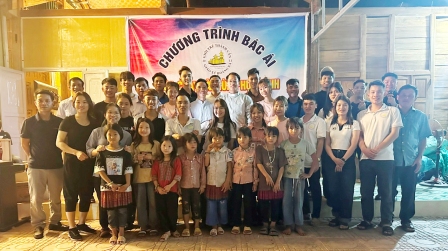 Chuyến đi Bác ái của Giới trẻ Hoàng Xá tại giáo xứ Nậm Pồ