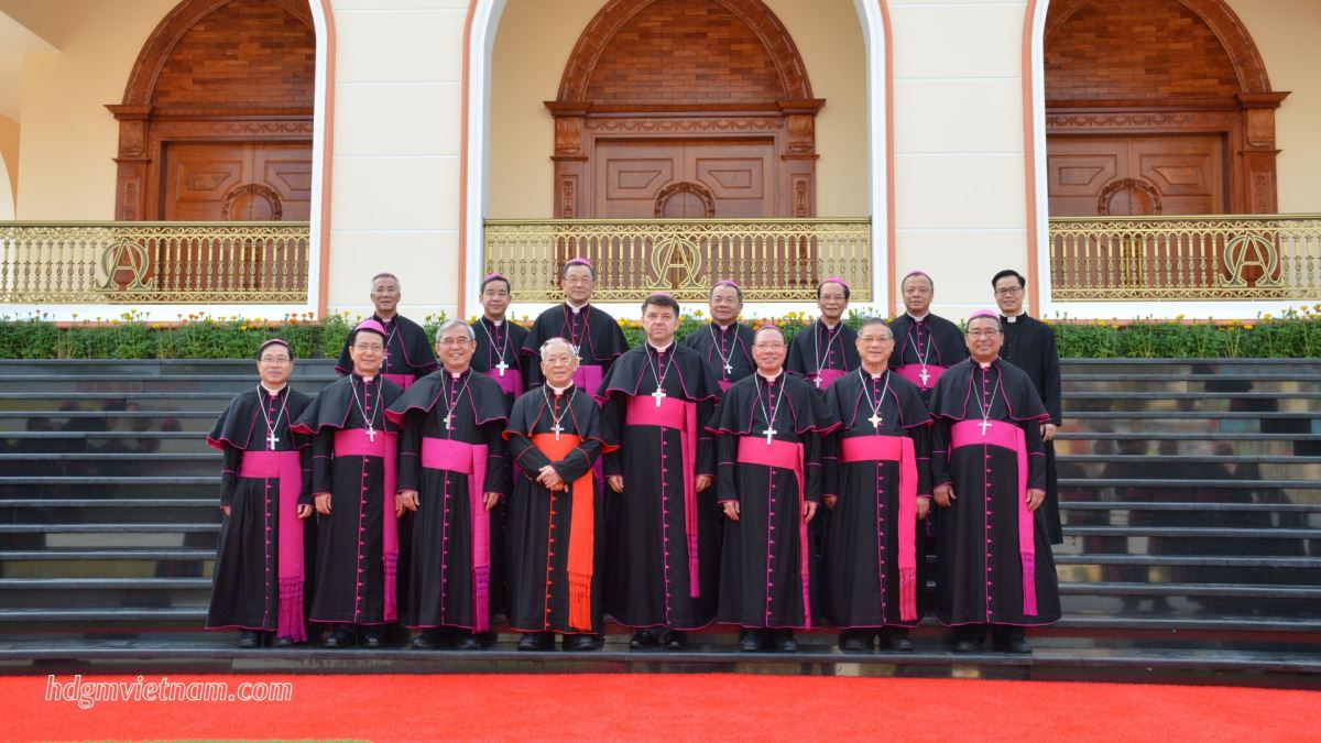 Các Đức Giám mục Giáo tỉnh Hà Nội