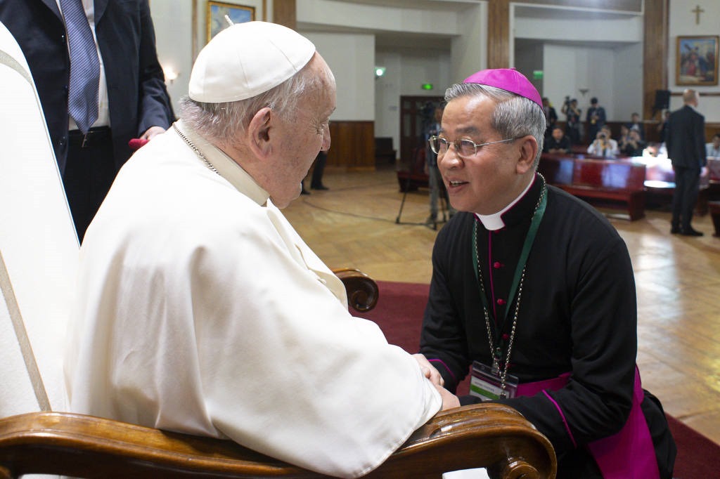Đức Tổng Giám mục Chủ tịch Hội đồng Giám mục Việt Nam yết kiến Đức Thánh Cha tại Mongolia