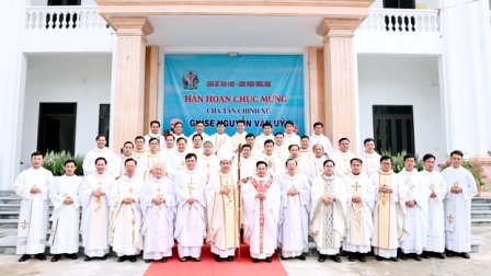 Giáo xứ Tình Lam đón cha tân chính xứ Giuse Nguyễn Văn Úy