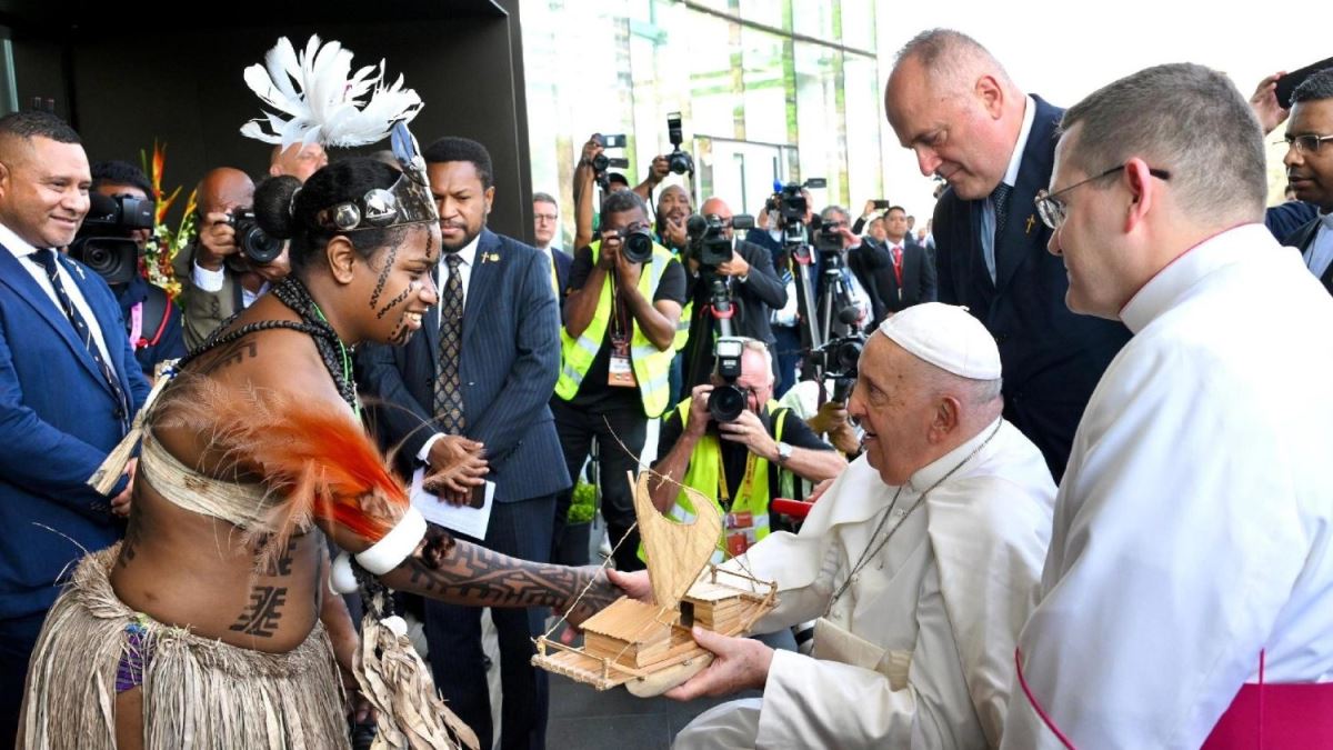 ĐTC Phanxicô gặp chính quyền, xã hội dân sự Papua New Guinea và ngoại giao đoàn