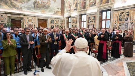 ĐTC Phanxicô tiếp các tham dự viên của dự án “Những Người gìn giữ vẻ Đẹp” (Vatican Media)