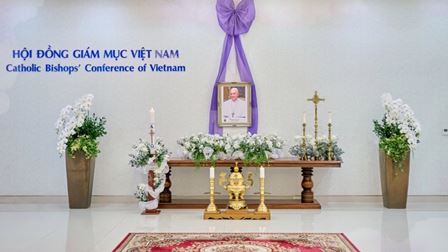 Buổi Cầu Nguyện Và Đón Tiếp Trưởng Ban Tôn Giáo Chính Phủ Cùng Các Ban Ngành, Tôn Giáo Bạn Đến Viếng Di Ảnh Đức Giáo Hoàng Phanxicô