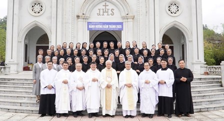 Liên Tu sĩ Giáo hạt Hòa Bình – Sơn La – Điện Biên: HỘI NGỘ TRONG TIN YÊU VÀ HY VỌNG