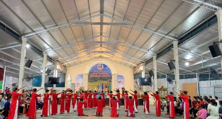 Giáo Xứ Sông Chảy Dâng Hoa Kính Đức Mẹ Và Mừng Lễ Thánh Giuse Thợ