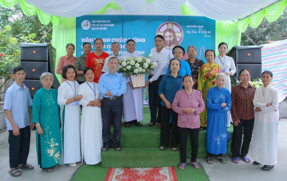 Các Hội đoàn, Giáo họ, Giáo xứ chúc mừng cha tân chính xứ Giuse