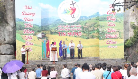 Giới Gia Trưởng Giáo Hạt Sơn Tây Hành Hương Năm Thánh Tại Nhà Thờ Chính Tòa Sơn Lộc