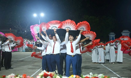 Chuẩn xứ Cửu Tích: Thánh Lễ Khai Mạc Tháng Dâng Hoa Mừng Kính Đức Mẹ