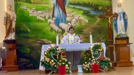 Giáo Xứ Vân Du: Rước Kiệu Và Dâng Hoa Kính Đức Trinh Nữ Maria