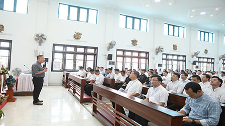 Thường huấn Linh mục Giáo phận Hưng Hóa đợt I  năm 2025: "Trở Nên Người Phục Vụ Cho Người Trẻ"