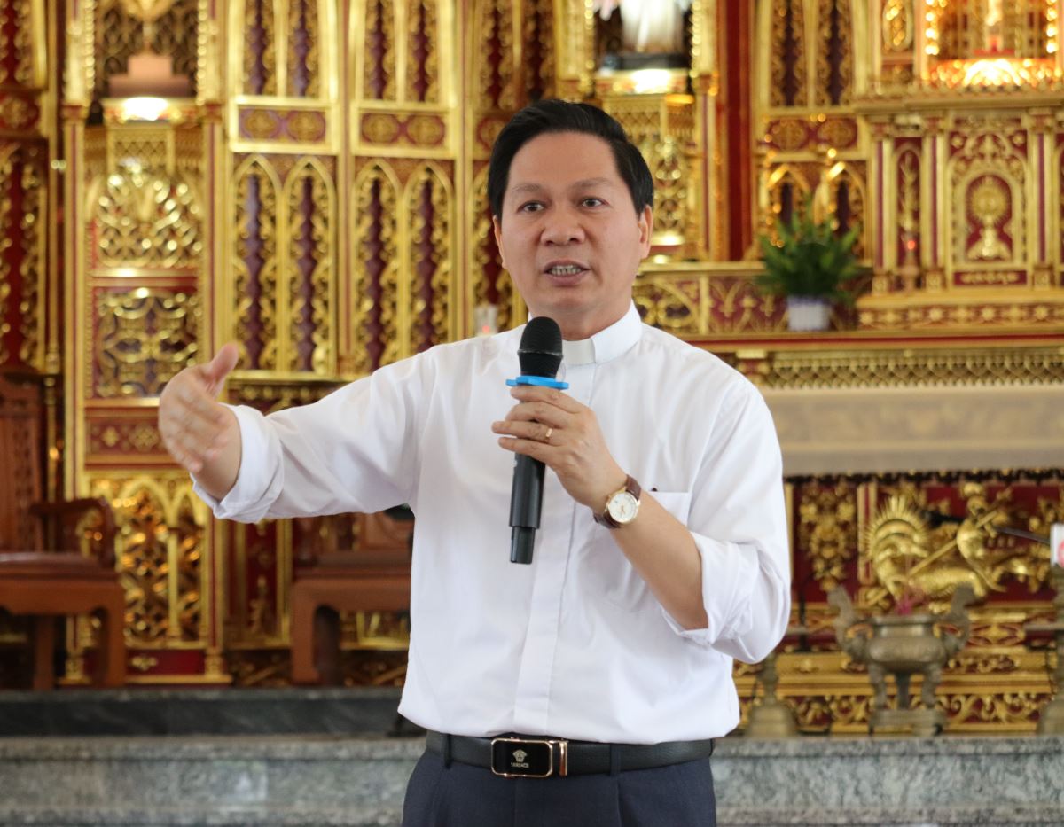 Cha Quản hạt Giuse Nguyễn Viết Hiệp chia sẻ