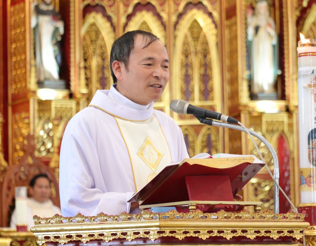Cha Tôma Aquinô Nguyễn Văn Bắc giảng lễ