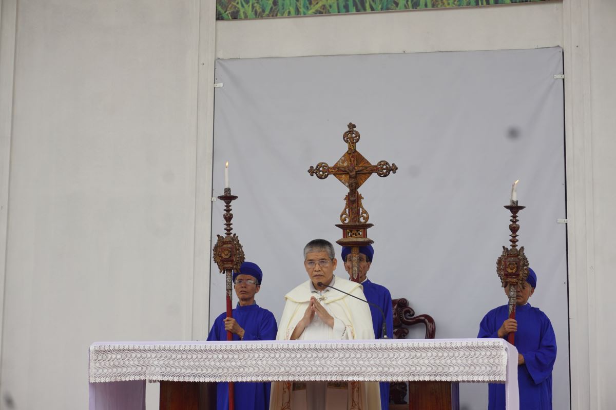 Cha Giuse Lê Ngọc Nghi chủ sự nghi thức hành hương