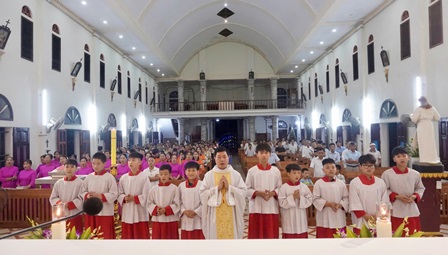 Giáo Xứ Thanh Lâm Rước Kiệu Và Dâng Hoa Kính Đức Mẹ