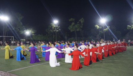 Giáo Xứ Thủy Trạm Hành Hương Và Dâng Hoa Kính Đức Mẹ Tại Nhà Thờ Yên Tập