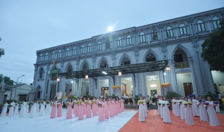 Giáo xứ Cát Ngòi: Đồng tiến dâng hoa kính Mẹ