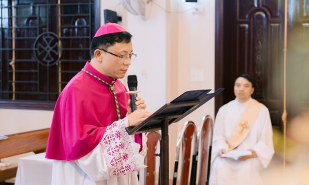 Nghi Thức Tuyên Xưng Đức Tin Của Đức Giám Mục Phụ Tá Tân Cử Phaolô Nguyễn Quang Đĩnh