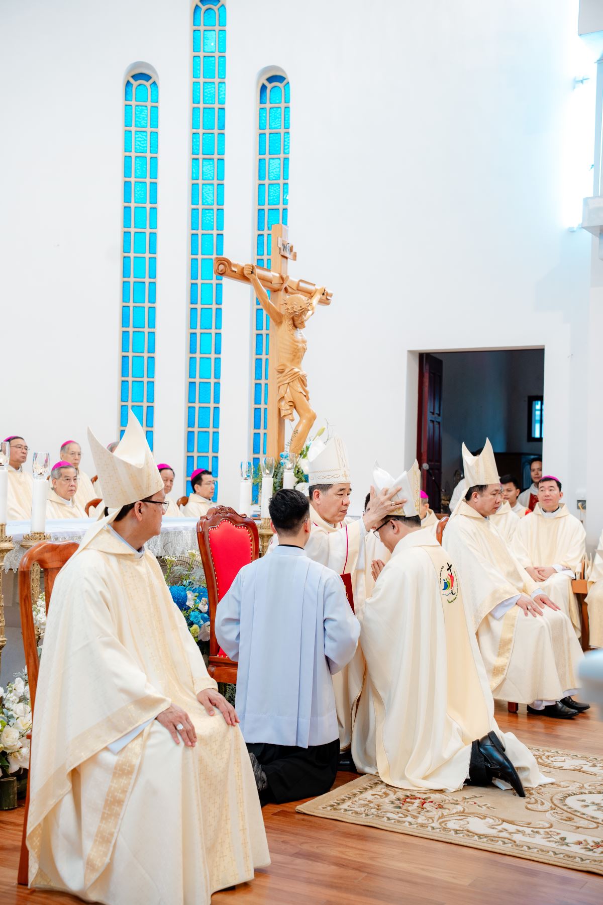 Đức Gm chủ phong trao mũ