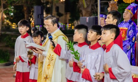 Giáo Xứ Vĩnh Lộc: Rước Kiệu, Dâng Hoa Tôn Vinh Đức Mẹ Và Dâng Thánh Lễ Vọng Mừng Chúa Lên Trời