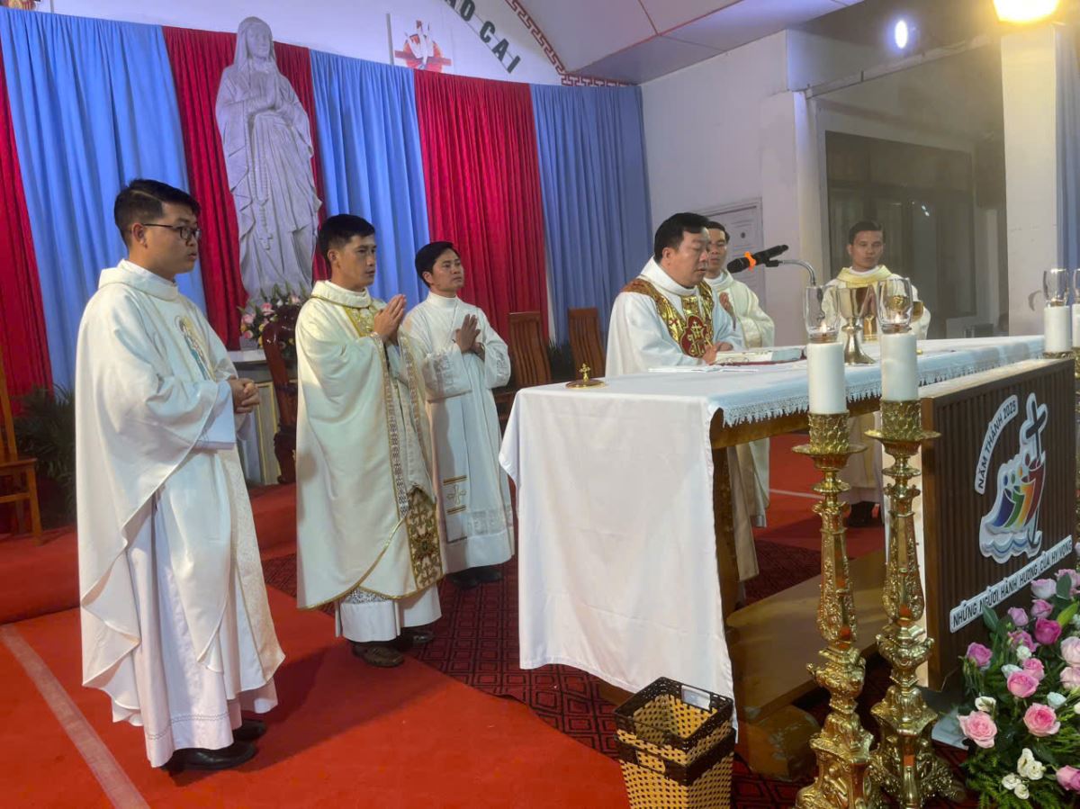 Cha Giuse Đỗ Đình Tôn chủ tế Thánh lễ