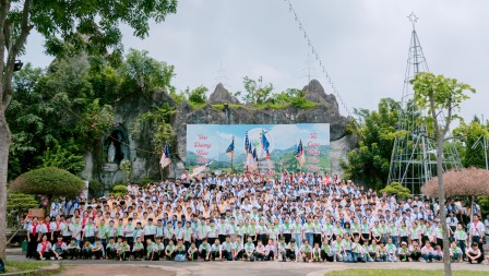 Thiếu Nhi Thánh Thể Hiệp Đoàn Đaminh Giáo Hạt Sơn Tây Hành Hương Năm Thánh Hy Vọng Đợt 1 Tại Nhà Thờ Chính Tòa Sơn Lộc