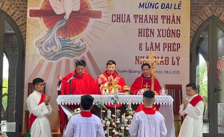 Giáo Xứ Tuyên Quang: Mừng Đại Lễ Chúa Thánh Thần Hiện Xuống Và Làm Phép Nhà Giáo Lý