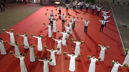 Giáo xứ Yên Bái dâng hoa kính Thánh Tâm - Hành hương Năm Thánh và mừng lễ Chúa Thánh Thần hiện xuống 