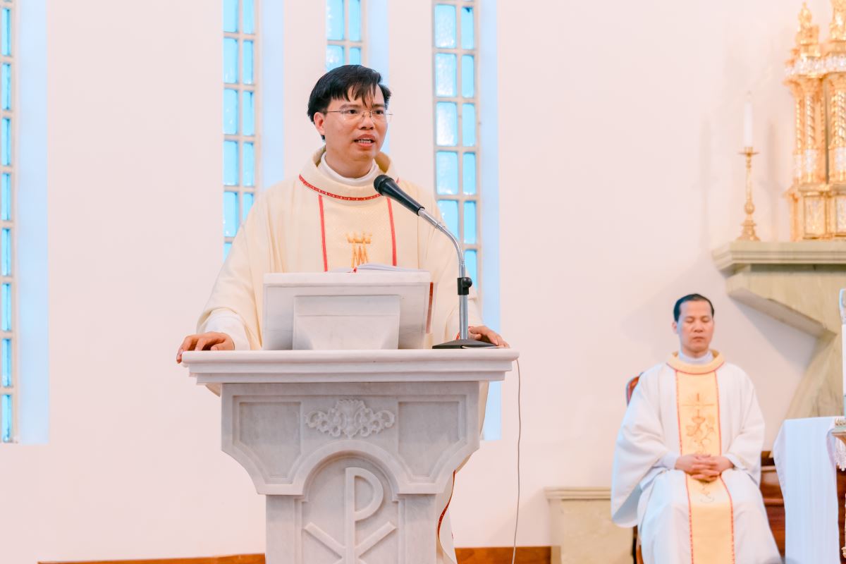 Cha Giuse Nguyễn Ngọc Bích - Sa mạc trưởng - giảng lễ
