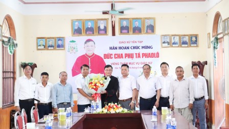 Đức Cha Phụ Tá Phaolô Nguyễn Quang Đĩnh Thăm Mục Vụ Tại Giáo Xứ Yên Tập