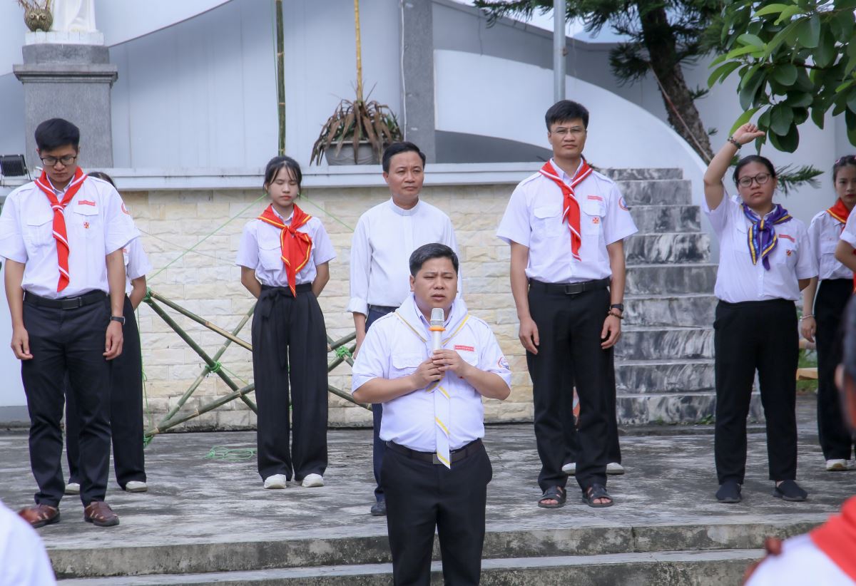 Cha Sa mạc trưởng Gioan Vũ Ân phát biểu và tuyên bố khai mạc