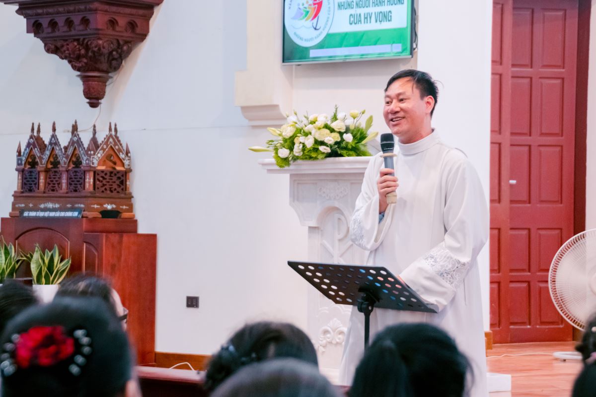 Cha đặc trách Phêrô Trịnh Công Chí chia sẻ