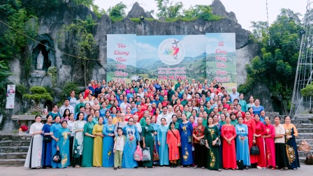 Hội Đức Mẹ Hằng Cứu Giúp Hành Hương Năm Thánh Tại Nhà Thờ Chính Tòa Sơn Lộc