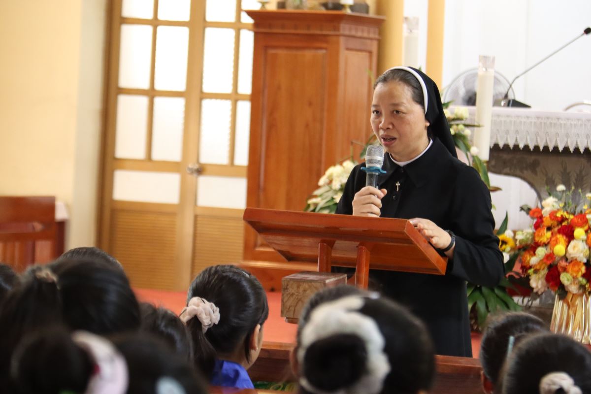 Dì Maria Kim Anh chia sẻ tĩnh tâm