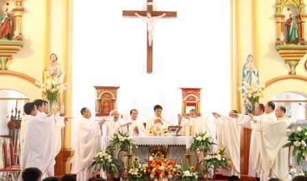 Thiếu nhi Giáo lý cấp II Cụm Yên Tập - Tạ Xá Hành Hương Năm Thánh tại Nhà Thờ Yên Tập