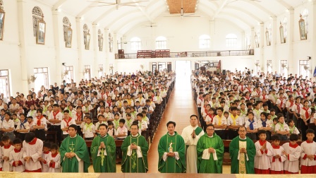 Thiếu Nhi Thánh Thể Giáo hạt Tây Nam Phú Thọ hành hương Năm Thánh tại Giáo xứ Hoàng Xá