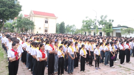 Thiếu nhi Giáo lý Cấp II, Cấp III Giáo hạt Tây Bắc Phú Thọ hành hương Năm Thánh tại Nhà thờ Yên Tập