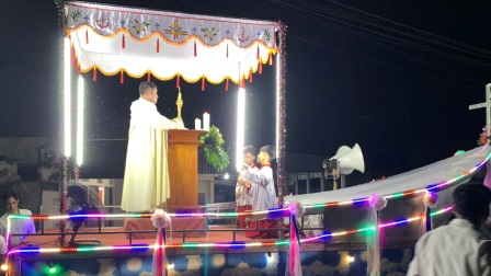 Giáo xứ Vân Đồn: Mừng lễ Mình Máu Thánh Chúa Giêsu và Cung nghinh Thánh Thể