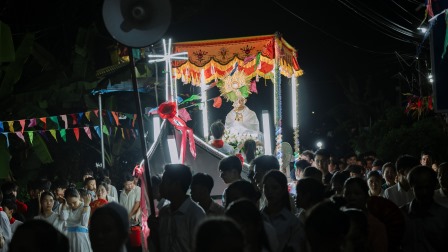 Giáo Xứ Lũng Hiền Long Trọng Mừng Lễ Kính Mình Máu Chúa Kitô & Cung Nghinh Thánh Thể Từ Giáo Họ Hiền Nam Sang Nhà Xứ Lũng Hiền (22.6.2025)