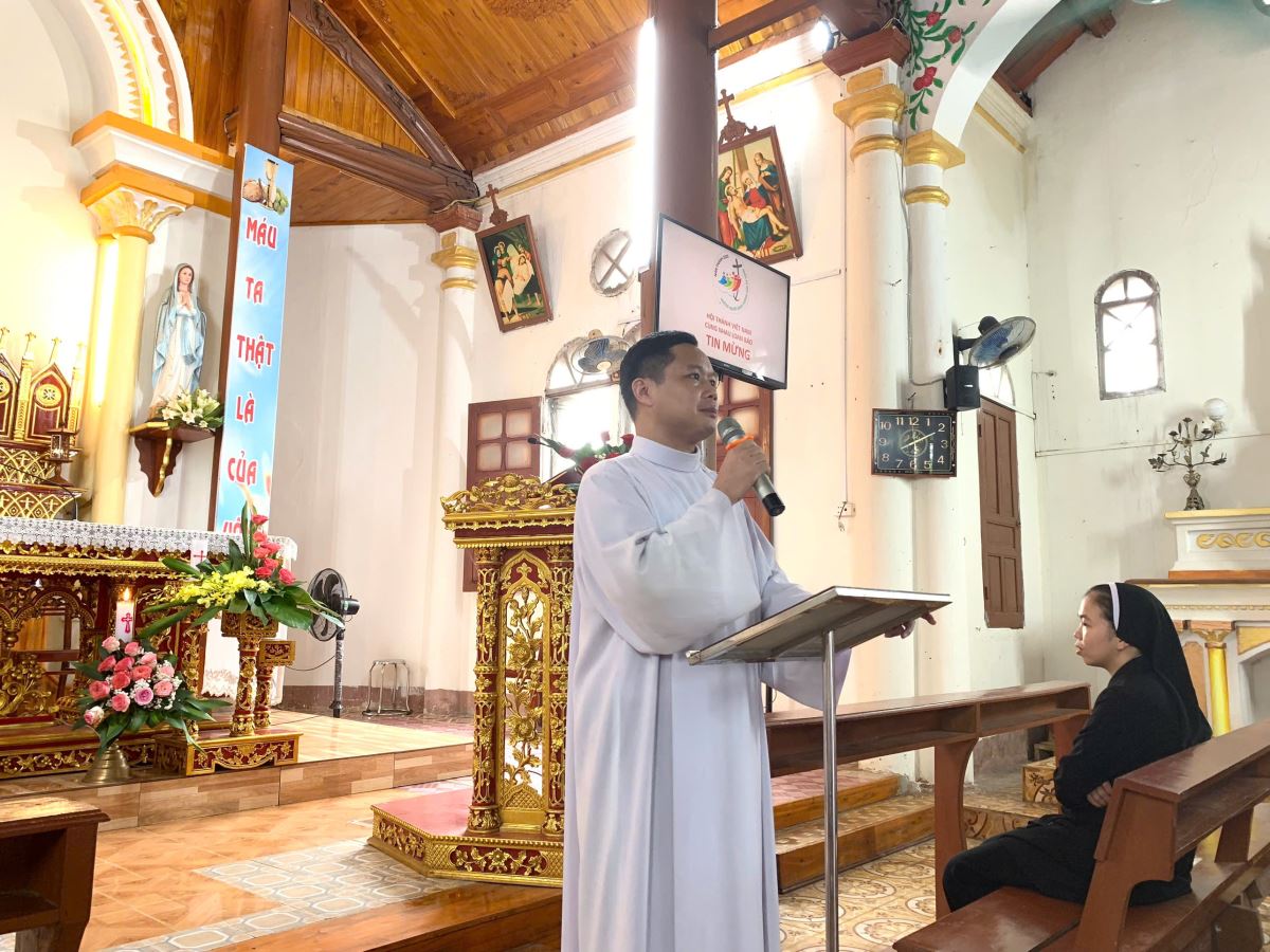 Cha Giuse Cấn Xuân Bằng – đặc trách ban Ơn gọi của giáo hạt chia sẻ đề tài