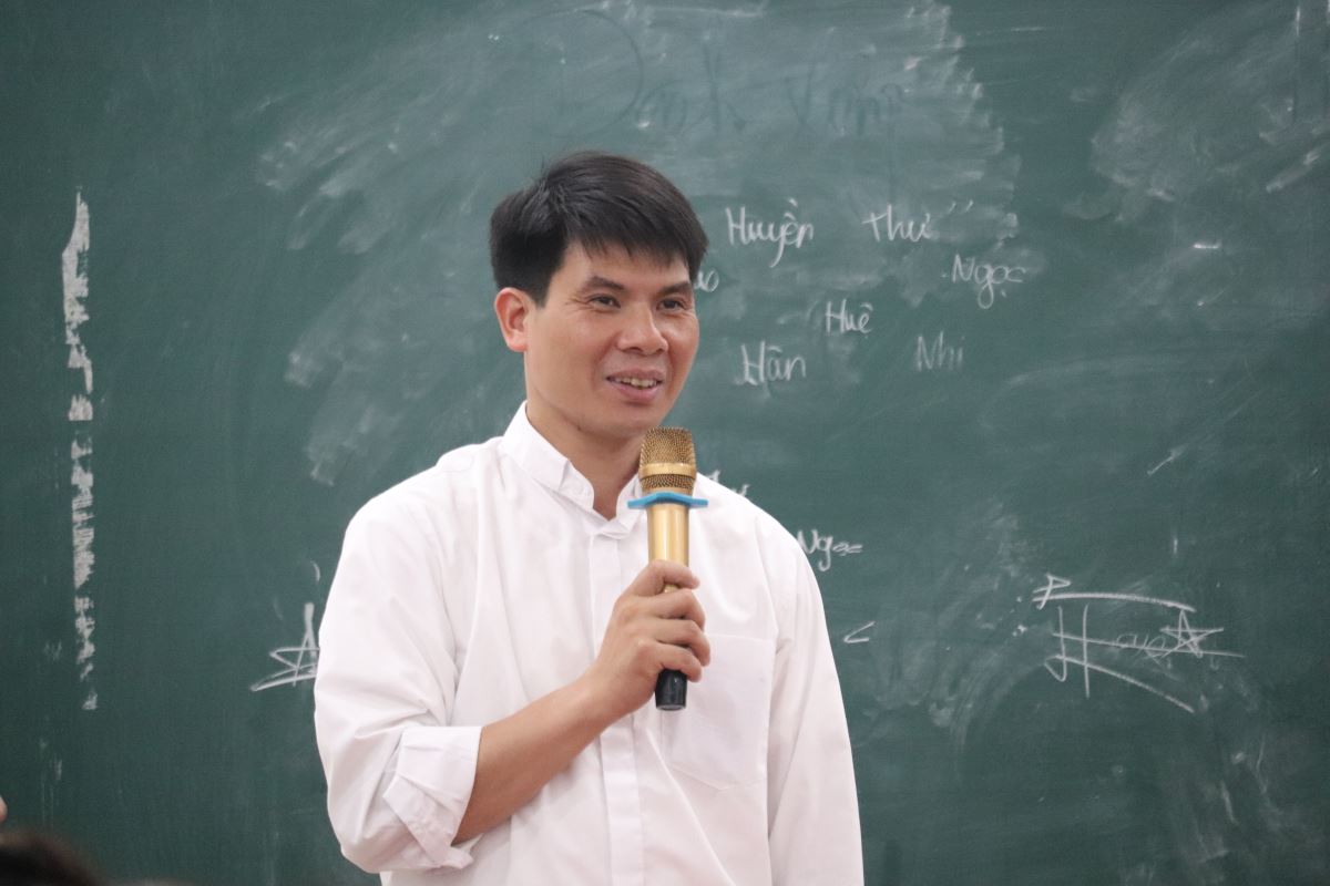 Cha đặc trách Phêrô Nguyễn Văn Sơn tuyên bố khai mạc